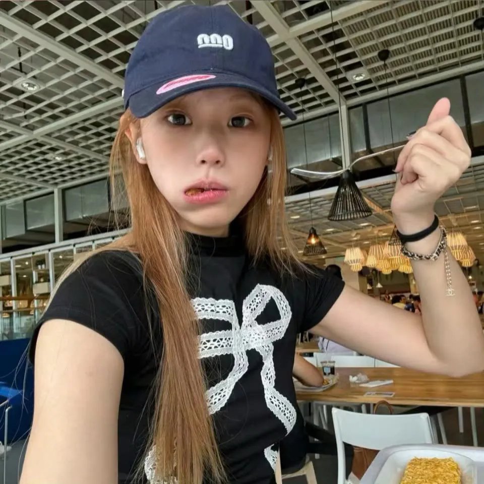 不再沉默的女孩